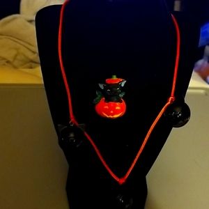 HALLOWEEN NECKLACE/PIN